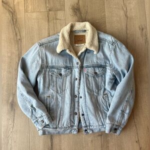 Levi’s Women’s Original Sherpa Lined Trucker Jacket